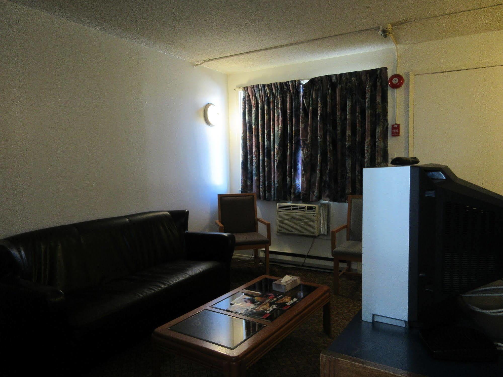 The Capri Motel Winnipeg Exteriör bild