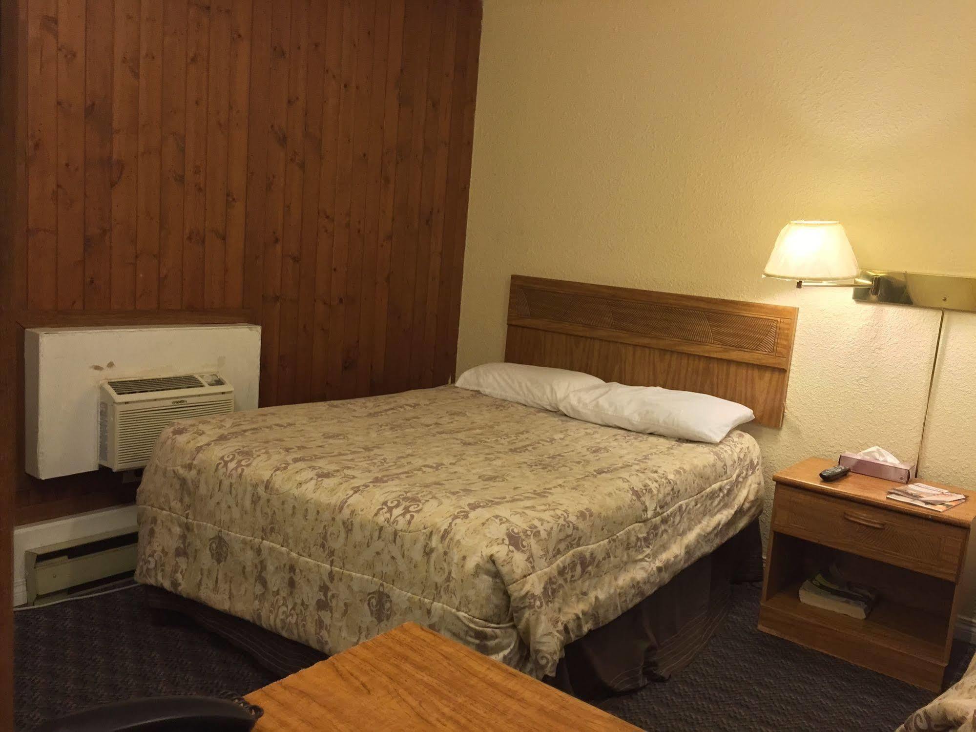 The Capri Motel Winnipeg Exteriör bild