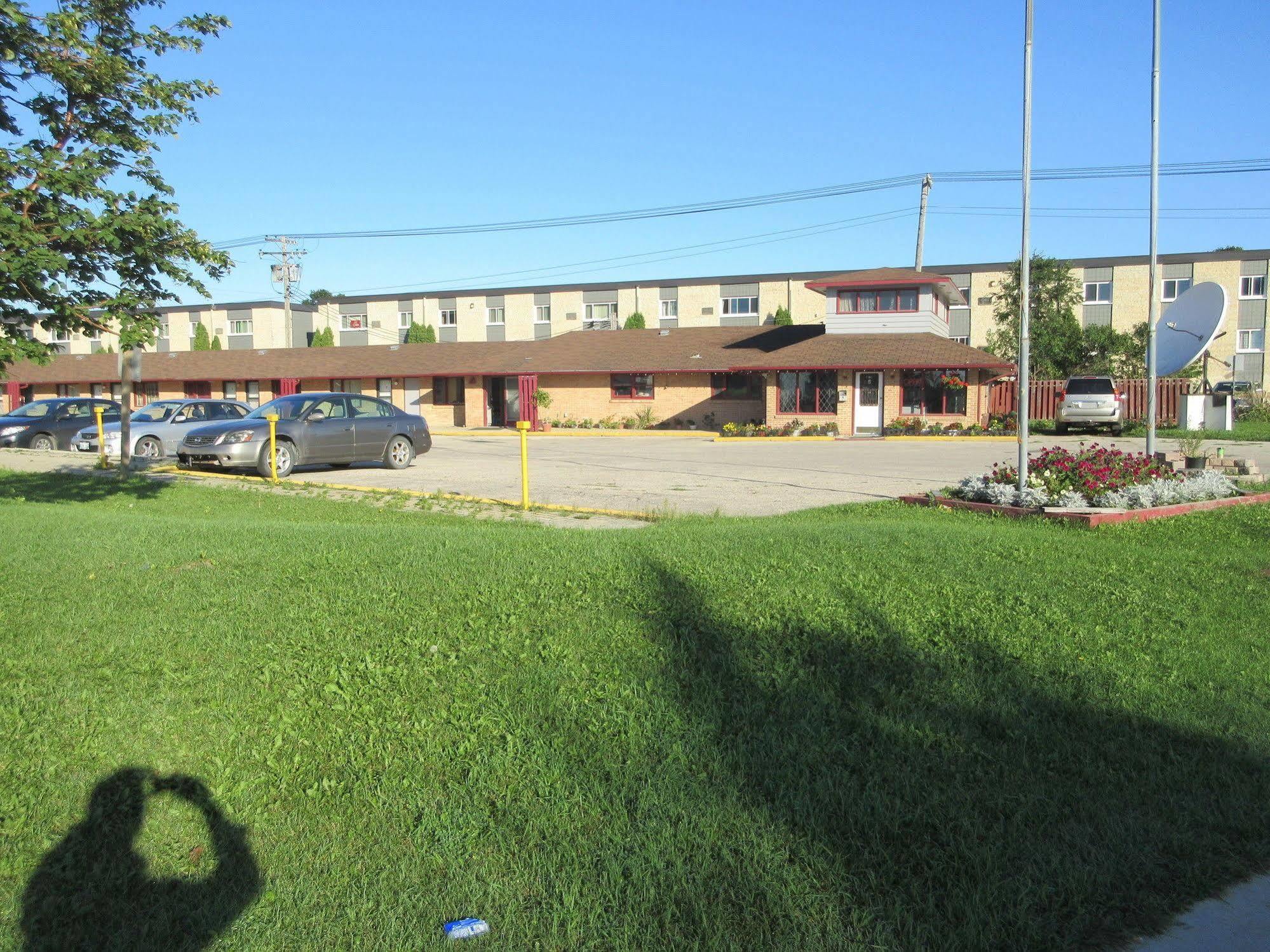 The Capri Motel Winnipeg Exteriör bild